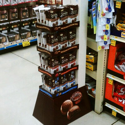 Cardboard display tray for chocolates